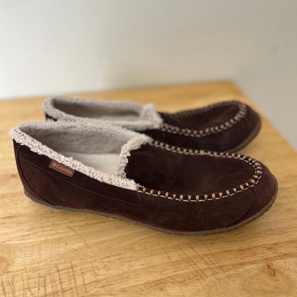 Columbia‎ Brown Suede Moccasin Slippers size 10